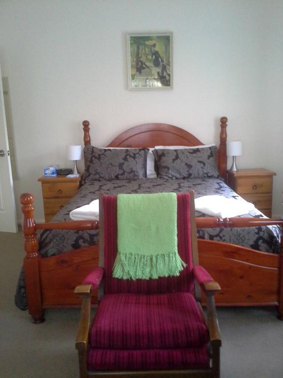 Gloucester On Avon Bed And Breakfast Room photo